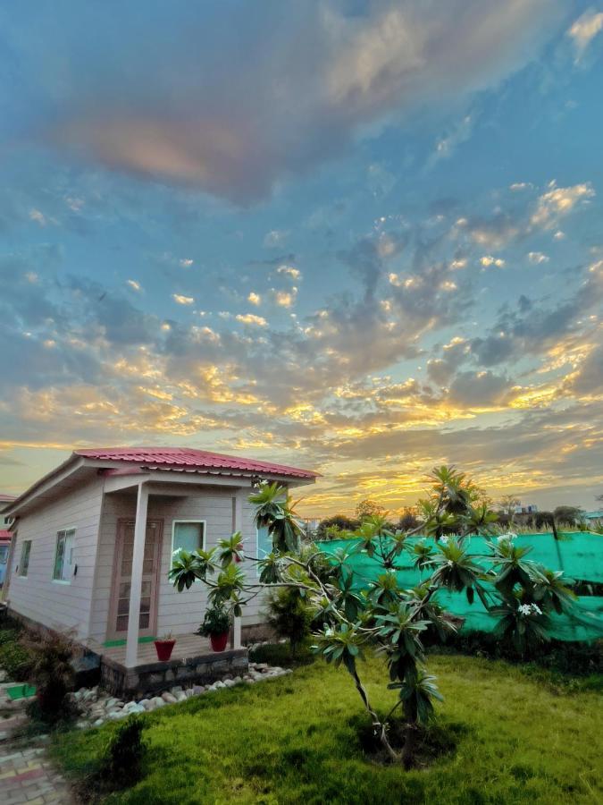 Corbett Veda Inn Рамнаґар Екстер'єр фото