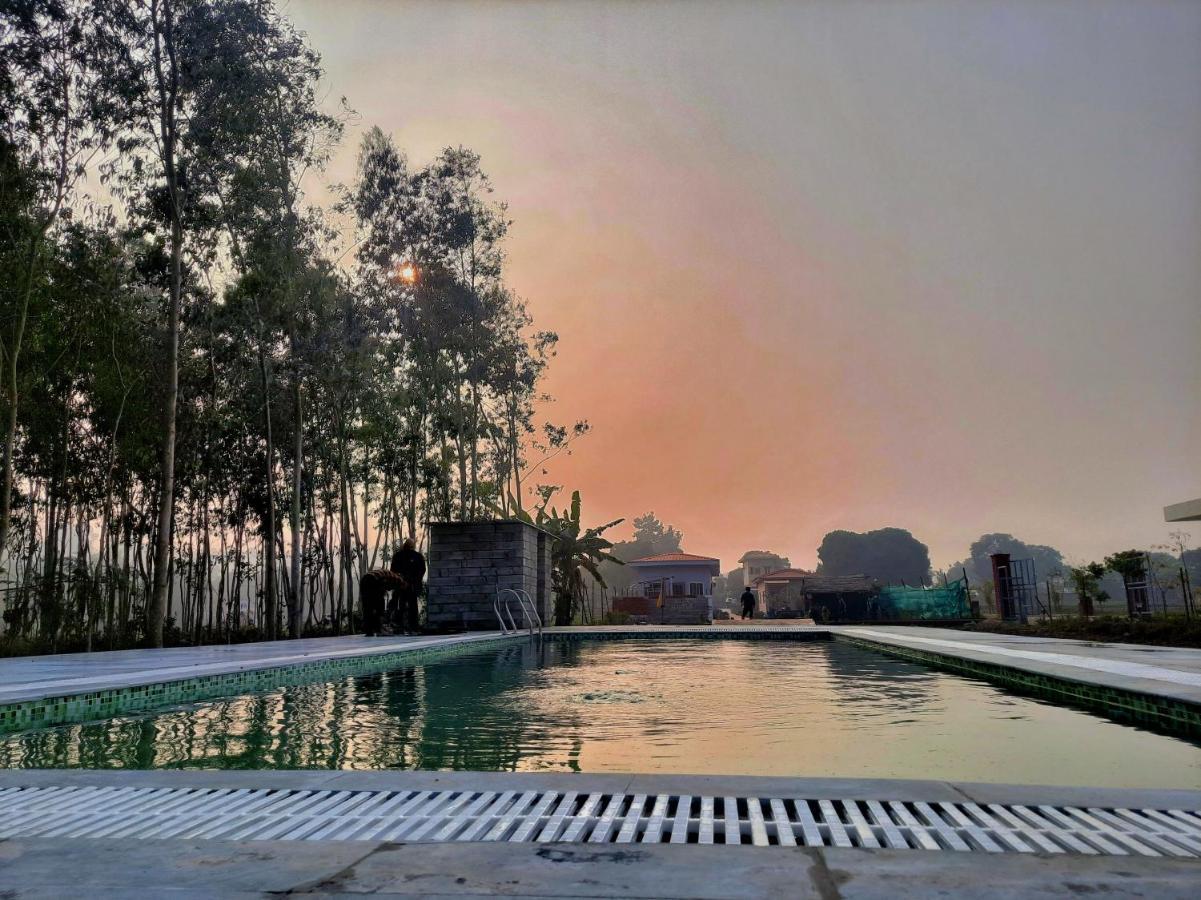Corbett Veda Inn Рамнаґар Екстер'єр фото